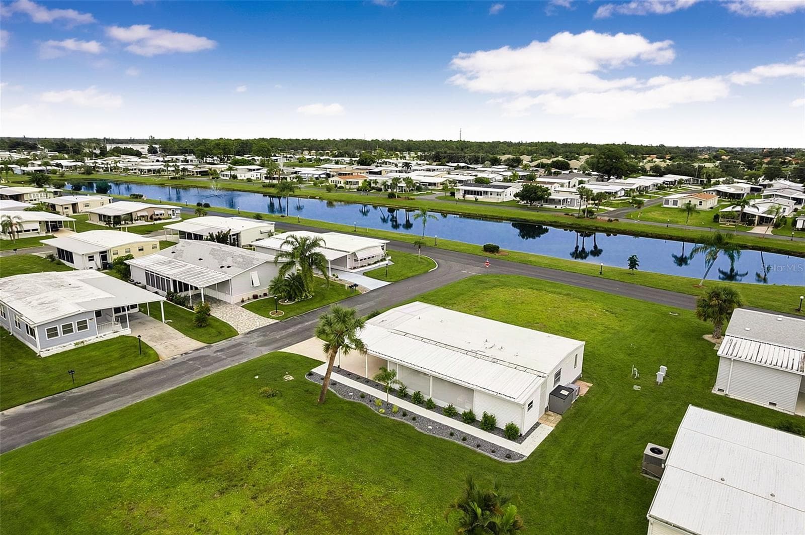 Manufactured Home at 403 VIVAR, NORTH PORT, photo 37 of 43