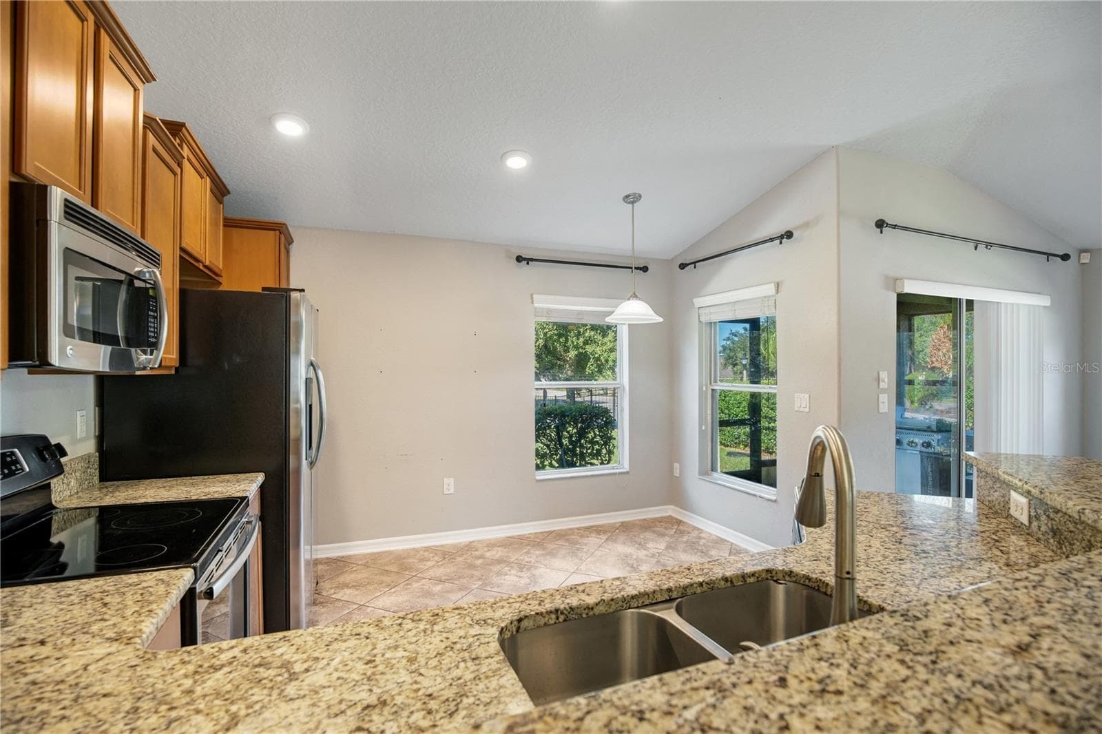 Single Family Residence at 4956 HAVILLAND DRIVE, MOUNT DORA, photo 8 of 52