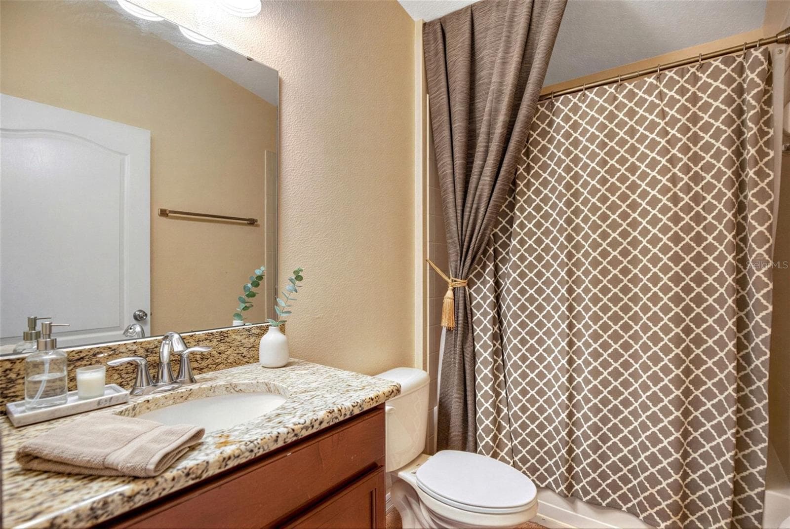 Guest Bathroom - 4956 HAVILLAND DRIVE, MOUNT DORA