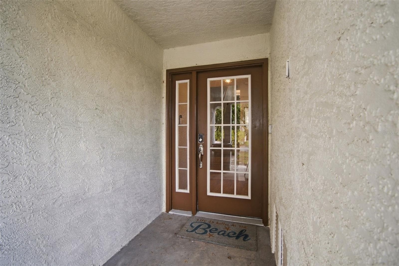 Townhouse at 405 MADEIRA CIR, TIERRA VERDE, photo 3 of 51