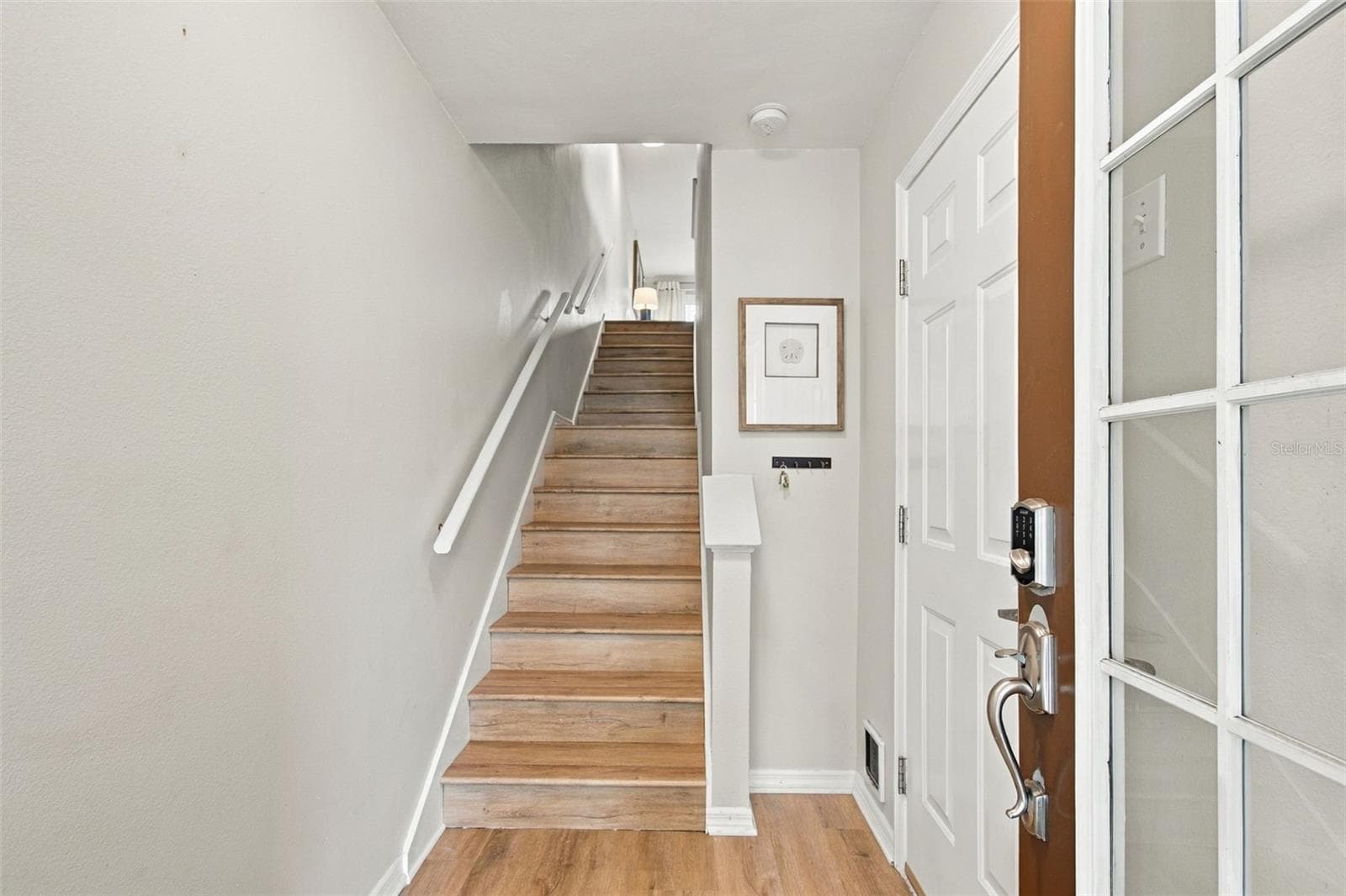 Townhouse at 405 MADEIRA CIR, TIERRA VERDE, photo 4 of 51