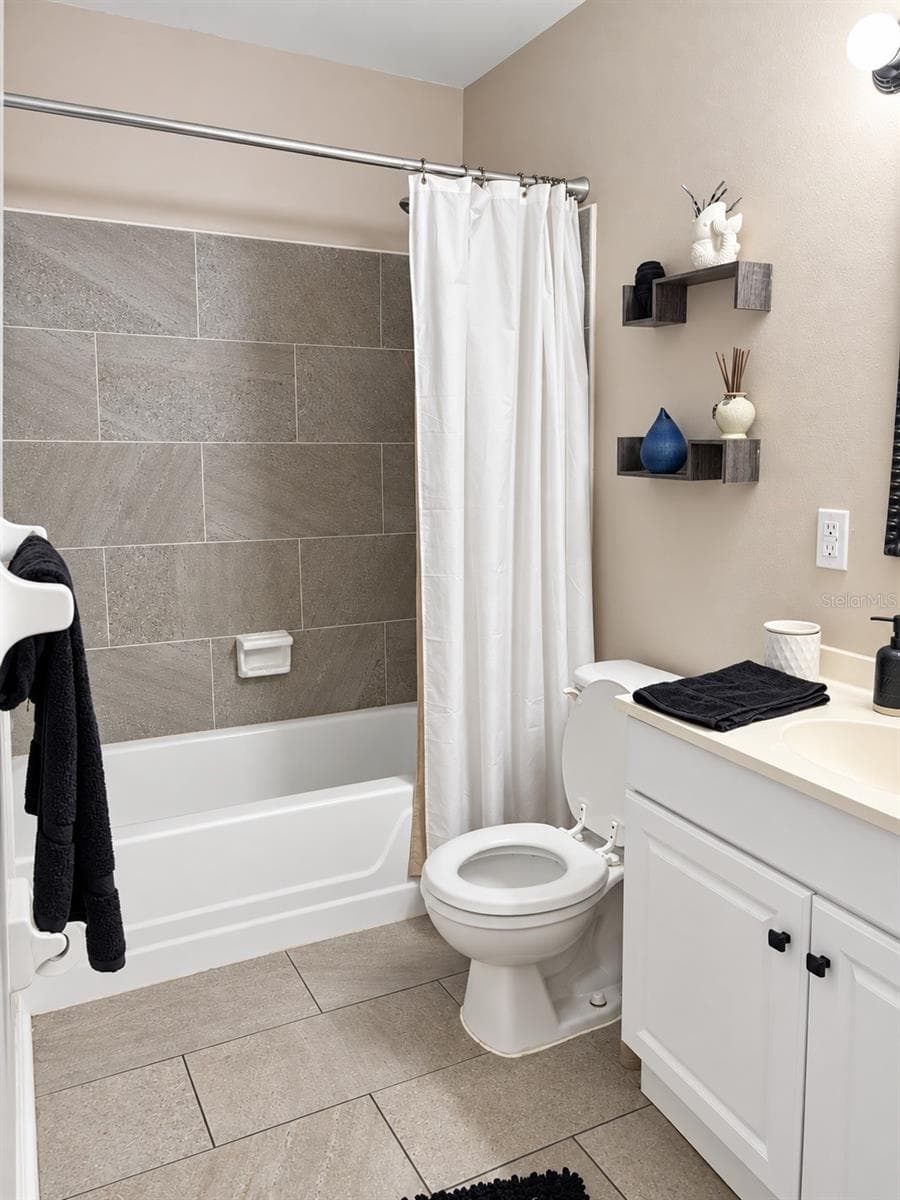 Bathroom - 200 EL CAMINO DR #102, WINTER HAVEN