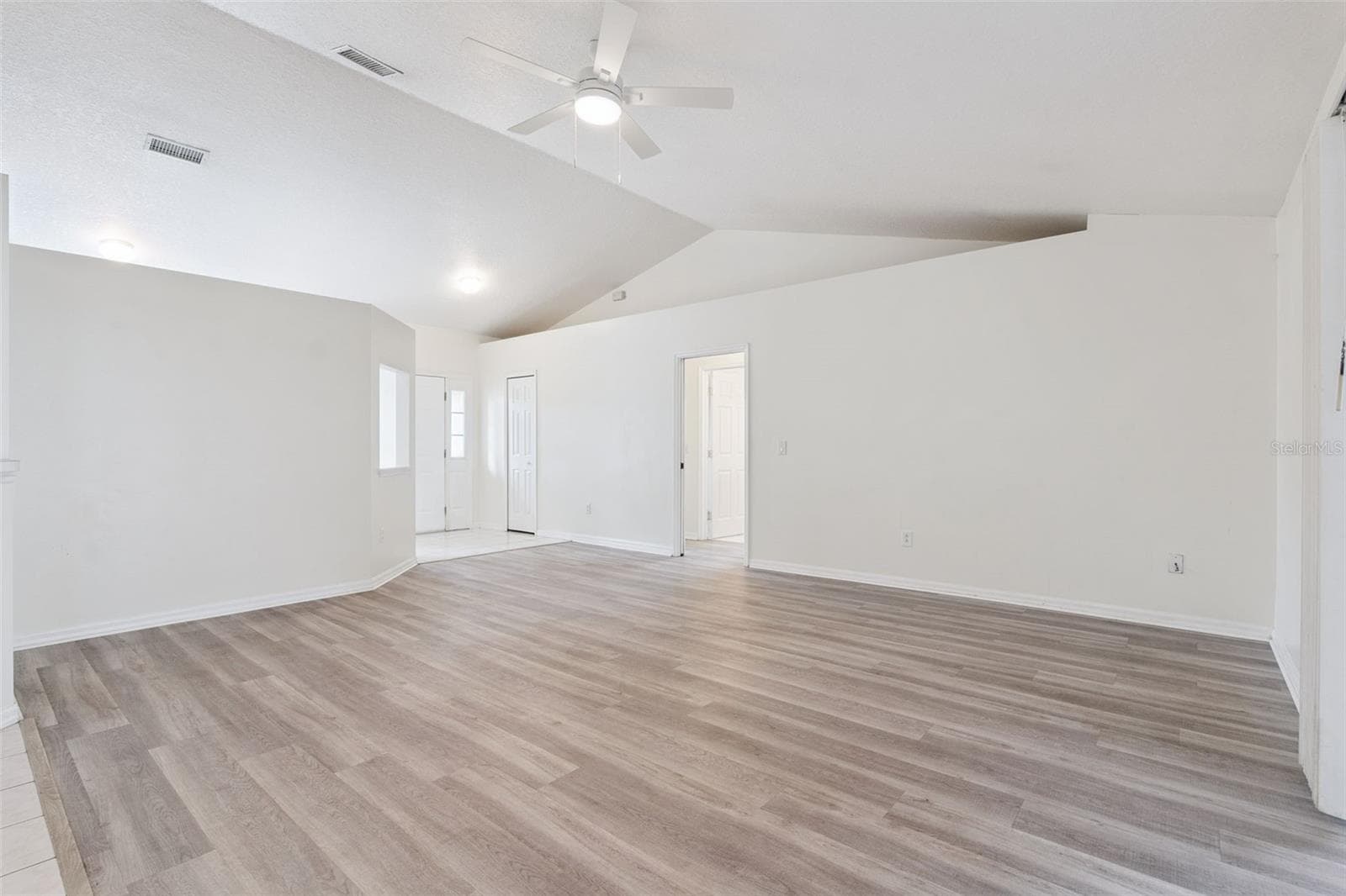 Single Family Residence at 630 PARK VALLEY CIR, MINNEOLA, photo 8 of 49