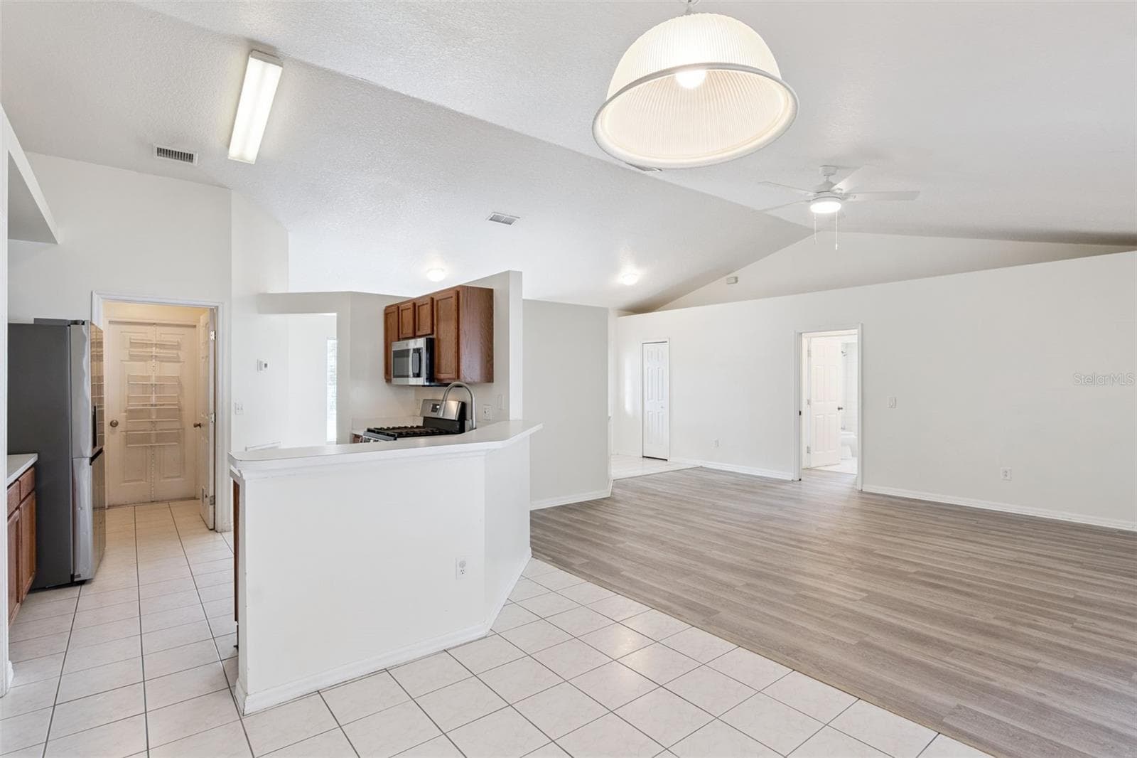 Single Family Residence at 630 PARK VALLEY CIR, MINNEOLA, photo 13 of 49