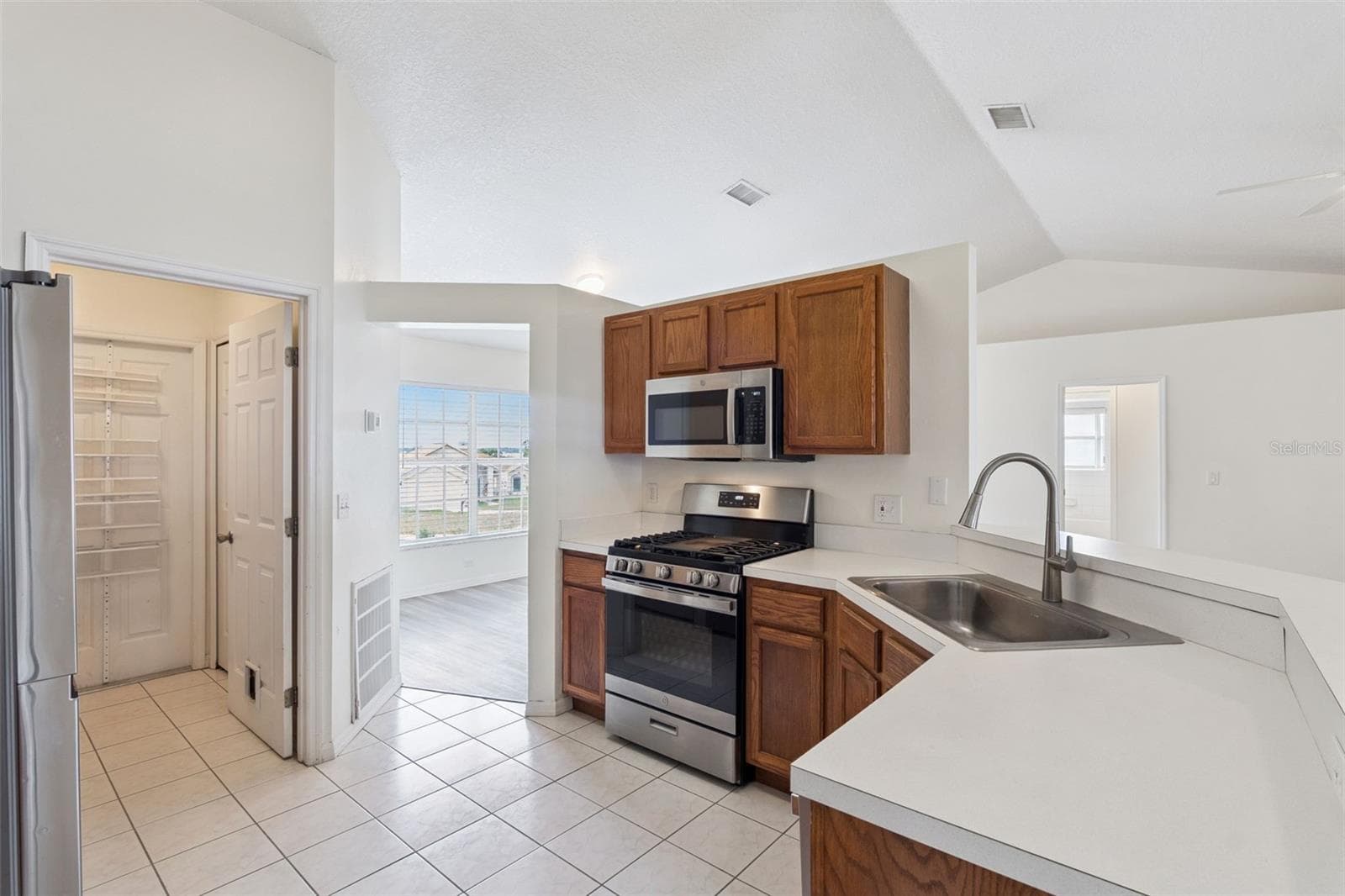 Single Family Residence at 630 PARK VALLEY CIR, MINNEOLA, photo 16 of 49