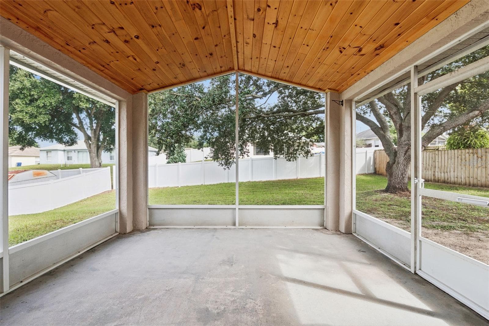 Single Family Residence at 630 PARK VALLEY CIR, MINNEOLA, photo 38 of 49