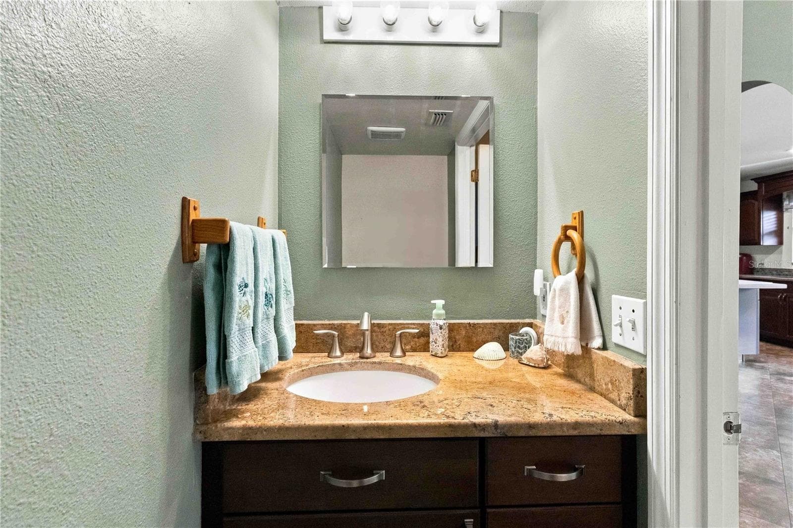 Single Family Residence at 1103 SOARING OSPREY WAY, VALRICO, photo 11 of 23