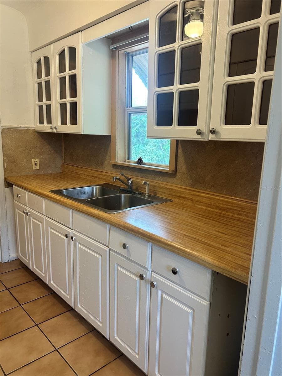 Single Family Residence at 1920 23RD AVE N, ST PETERSBURG, photo 9 of 14