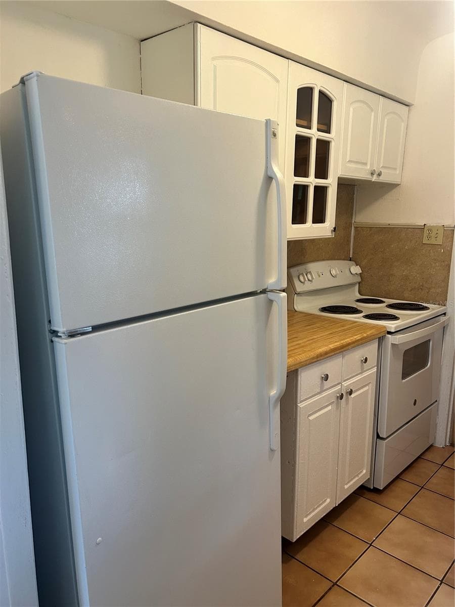 Single Family Residence at 1920 23RD AVE N, ST PETERSBURG, photo 10 of 14