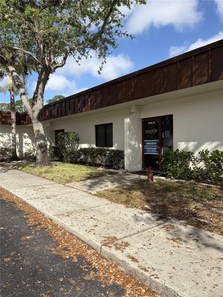 2400 HARBOR BLVD #21 - 22