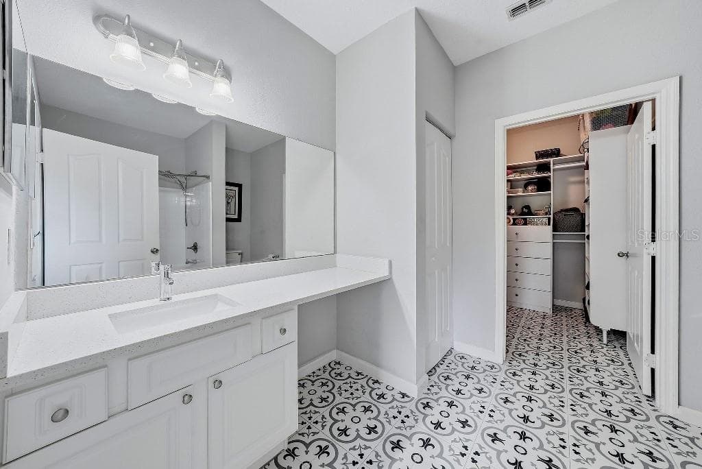Condominium at 4207 S DALE MABRY HWY #10108, TAMPA, photo 10 of 17