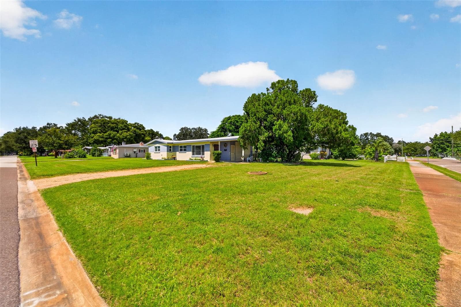 Single Family Residence at 6401 34TH AVE N, ST PETERSBURG, photo 2 of 22