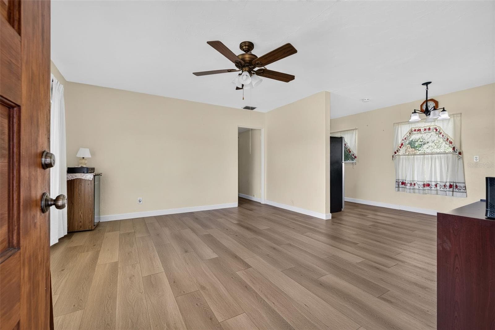 Single Family Residence at 6401 34TH AVE N, ST PETERSBURG, photo 5 of 22