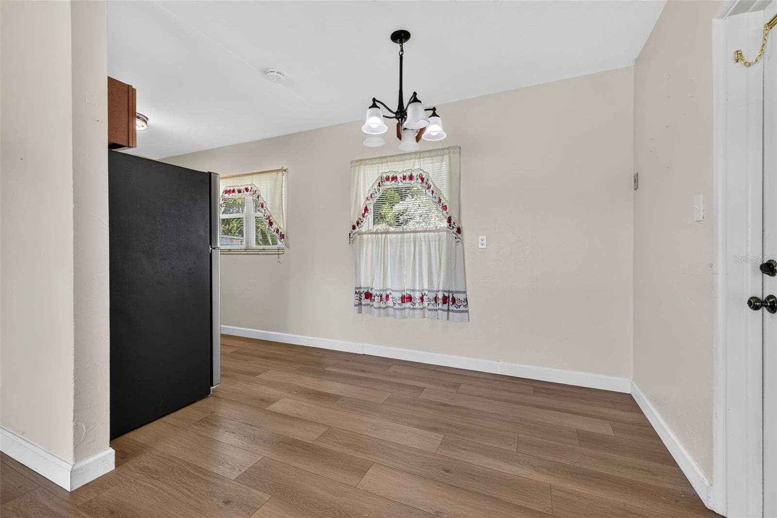 Single Family Residence at 6401 34TH AVE N, ST PETERSBURG, photo 11 of 22