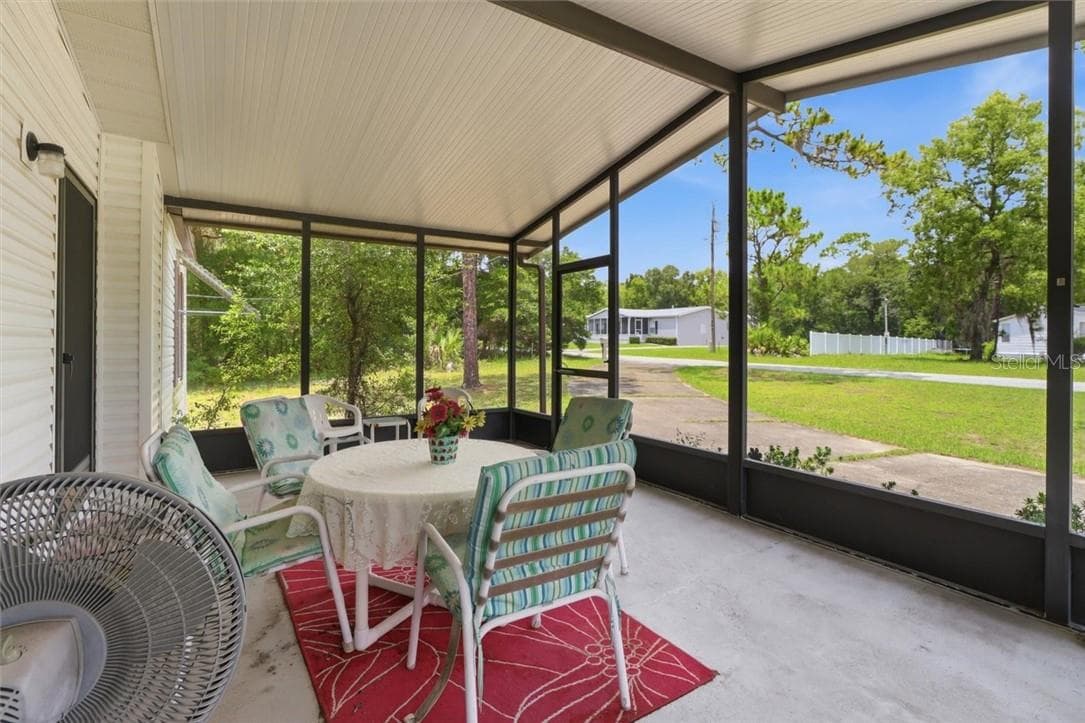 Residential at 6834 W Sunnycrest LN, HOMOSASSA FL 34448, photo 4 of 41
