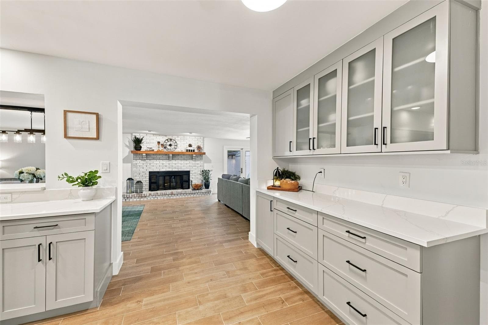 Kitchen / Breakfast Bar - 4318 HELENA ST NE, ST PETERSBURG