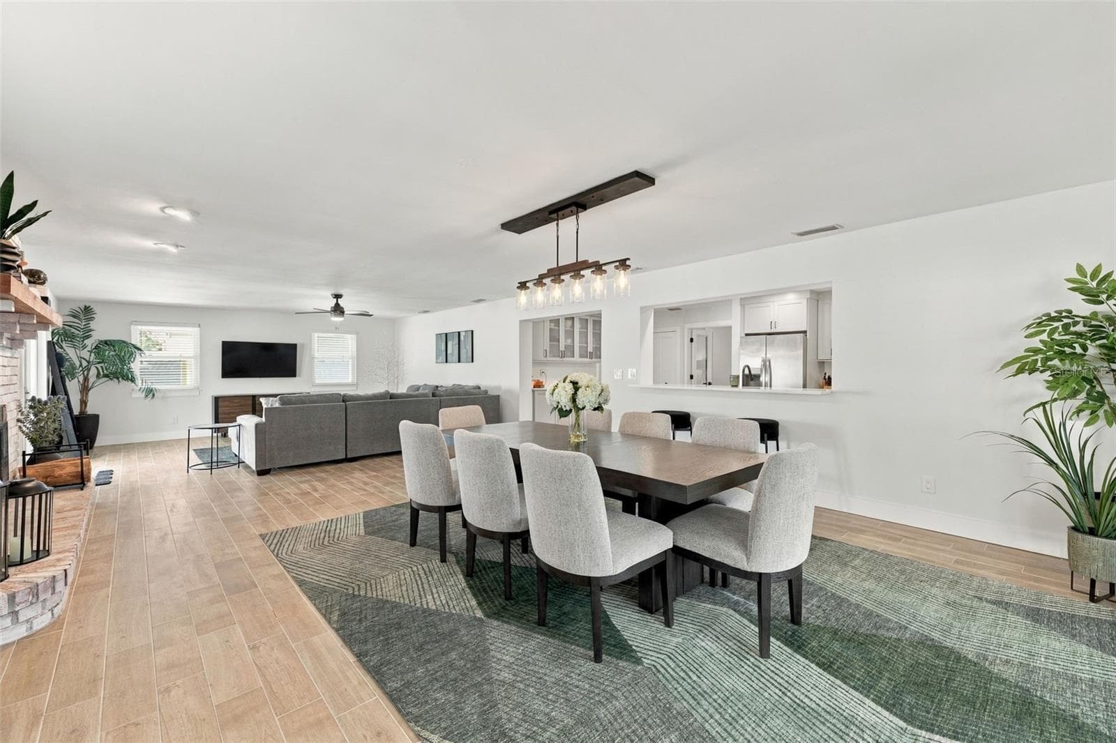 Dining / Family Room - 4318 HELENA ST NE, ST PETERSBURG