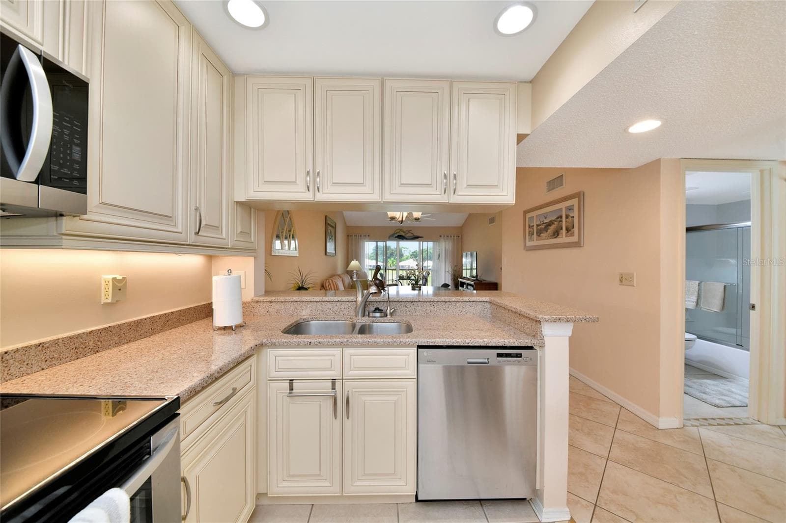 Condominium at 421 CERROMAR TER #469, VENICE, photo 13 of 44