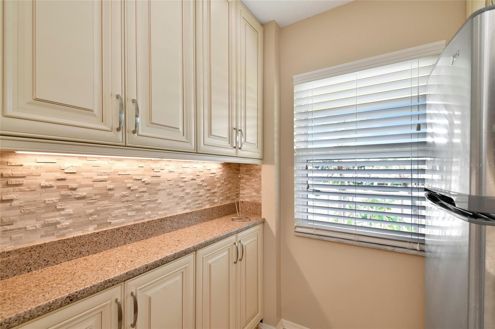 Condominium at 421 CERROMAR TER #469, VENICE, photo 14 of 44