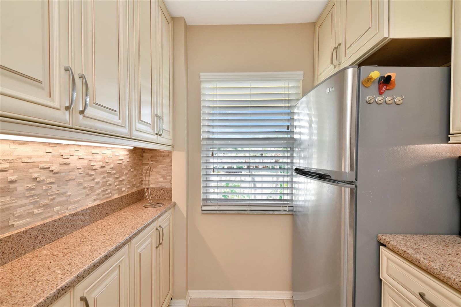 Condominium at 421 CERROMAR TER #469, VENICE, photo 15 of 44