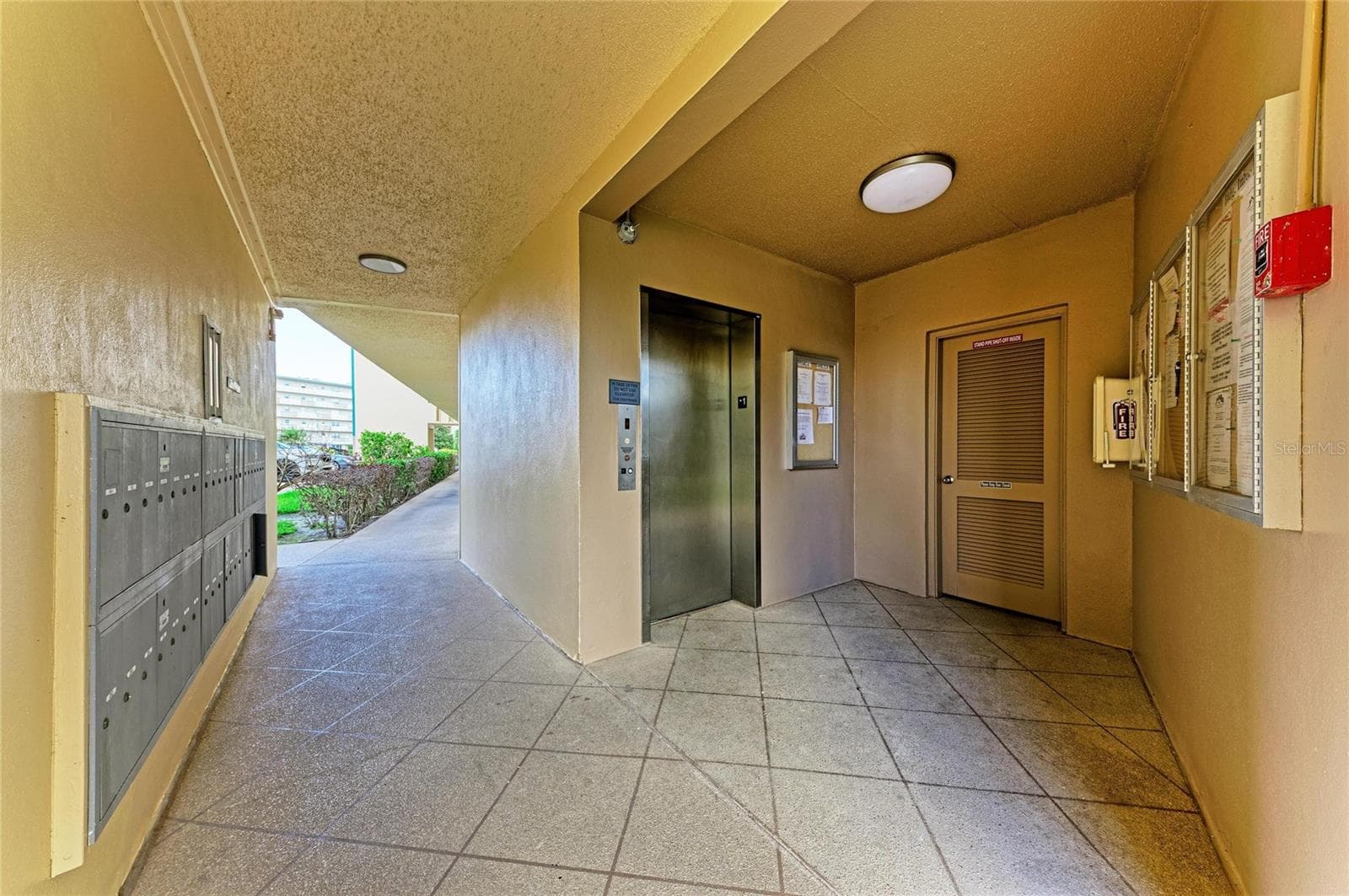 Condominium at 4040 IRONWOOD CIR #702F, BRADENTON, photo 29 of 38