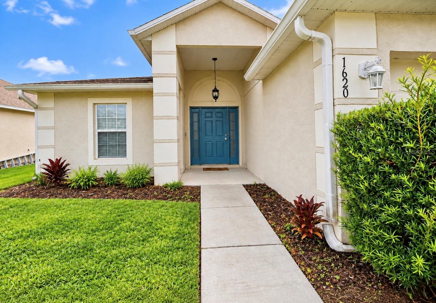 Single Family Residence at 1620 CORNER MEADOW CIR, ORLANDO, photo 3 of 40