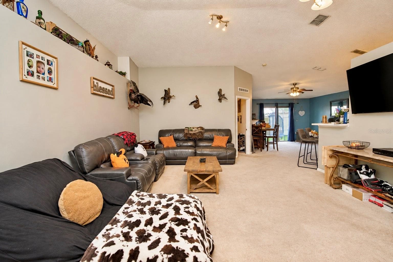 Single Family Residence at 1620 CORNER MEADOW CIR, ORLANDO, photo 4 of 40