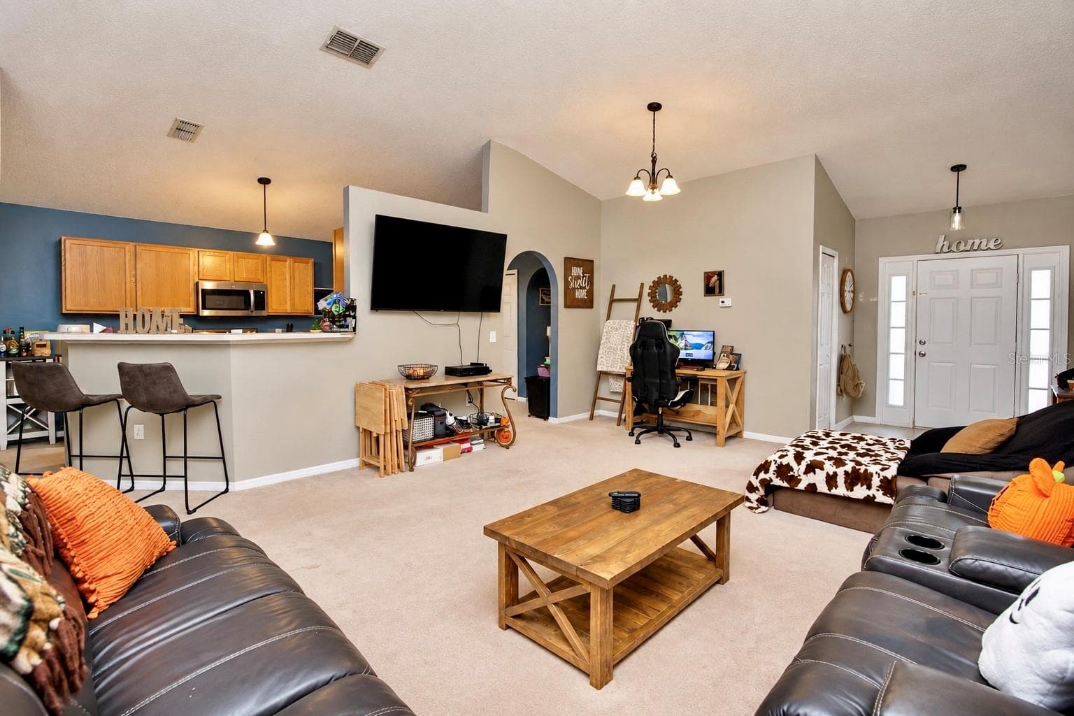 Single Family Residence at 1620 CORNER MEADOW CIR, ORLANDO, photo 5 of 40