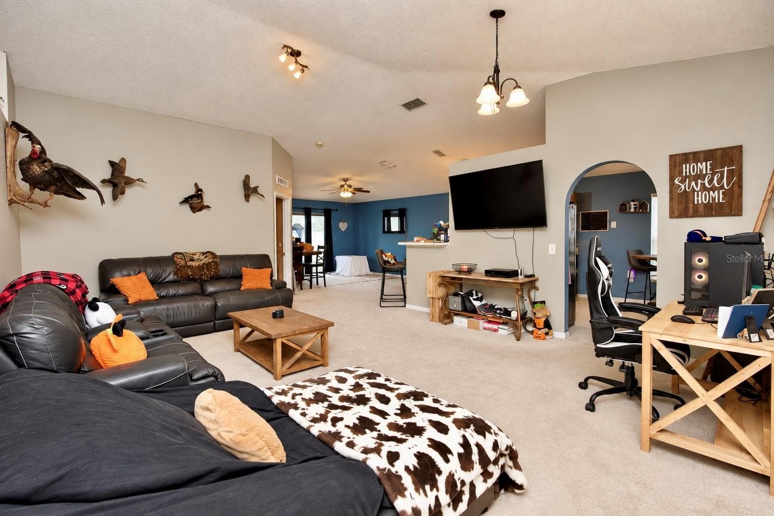 Single Family Residence at 1620 CORNER MEADOW CIR, ORLANDO, photo 6 of 40