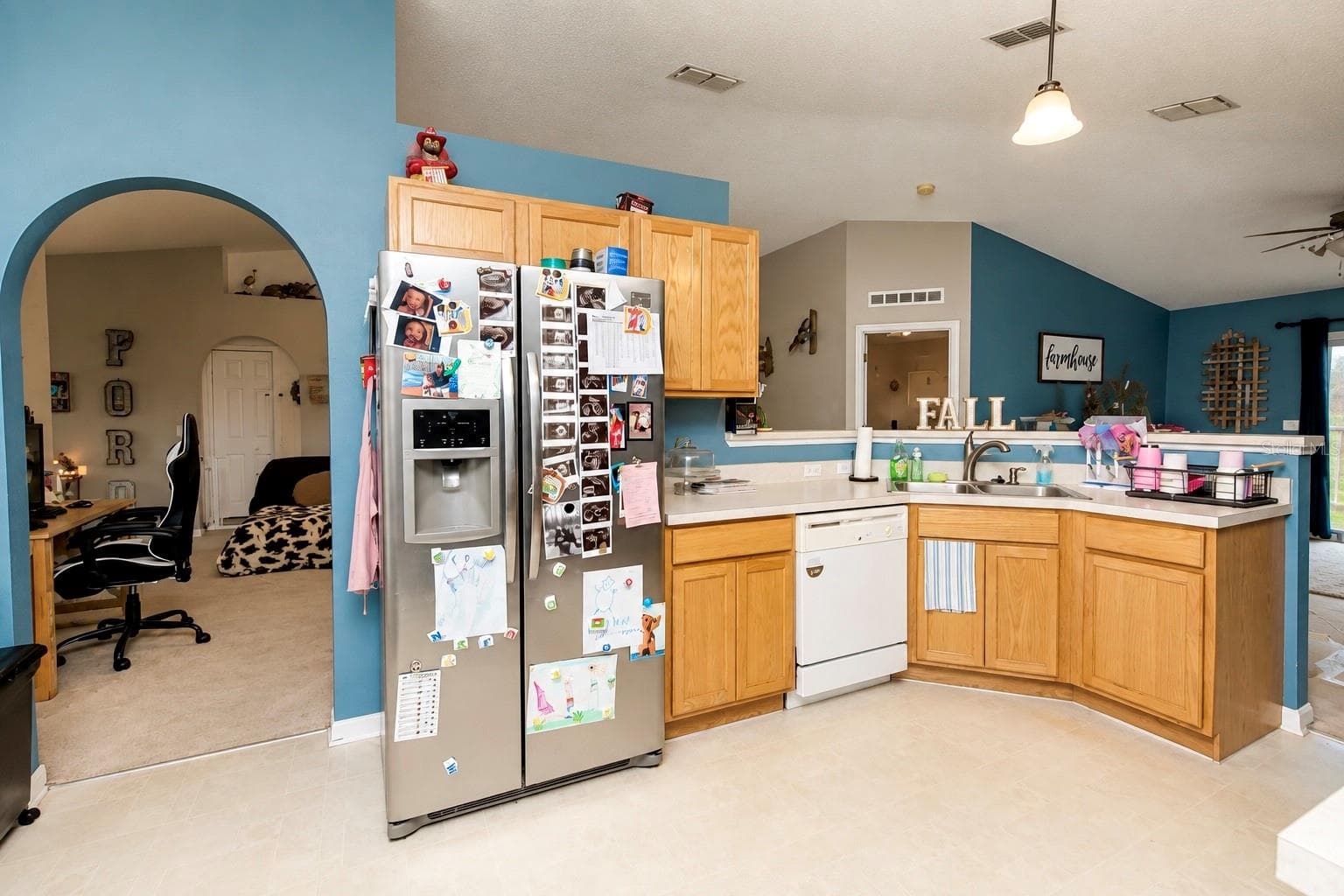 Single Family Residence at 1620 CORNER MEADOW CIR, ORLANDO, photo 9 of 40