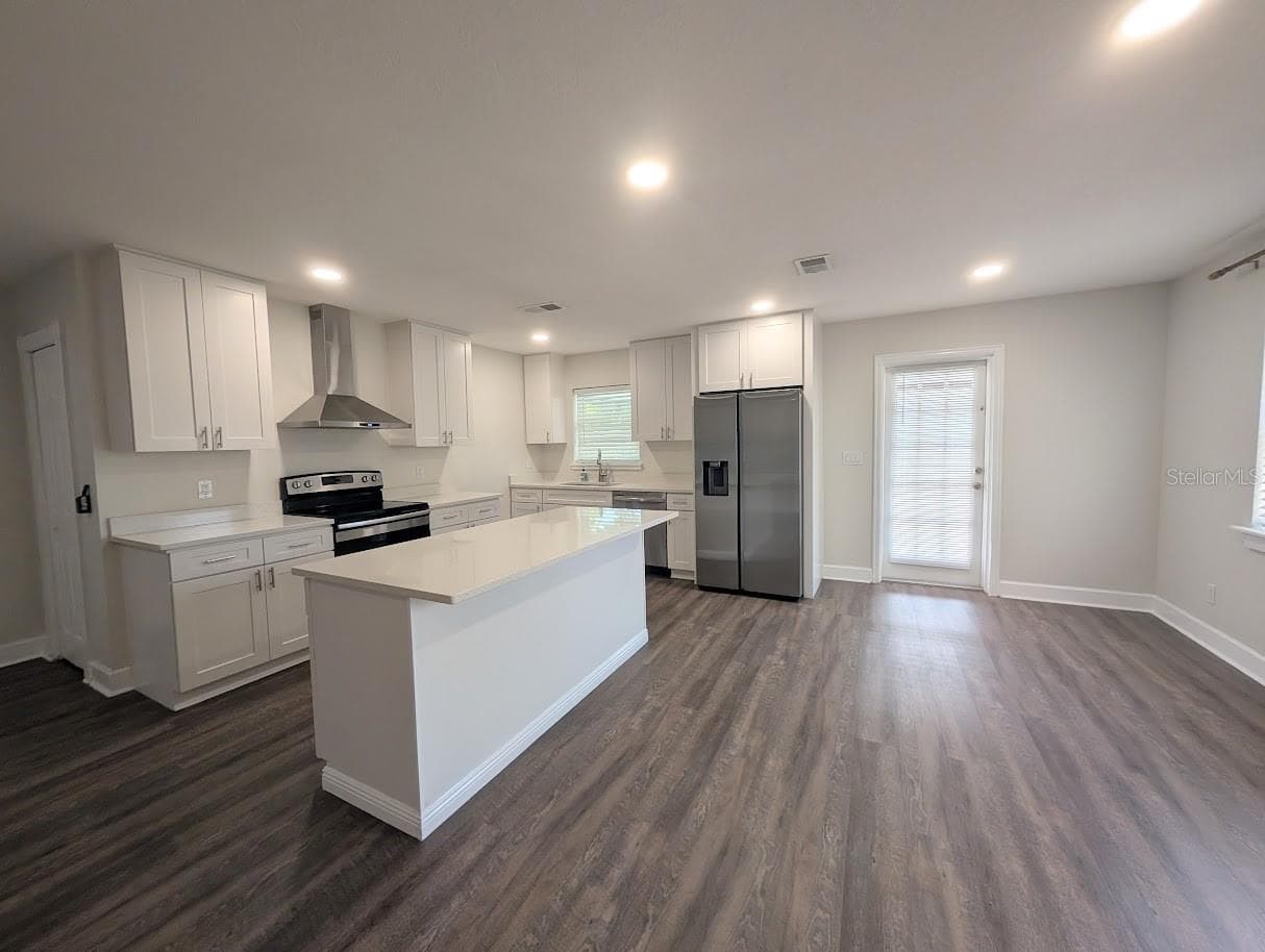 Single Family Residence at 3902 W PAXTON AVE, TAMPA, photo 4 of 34