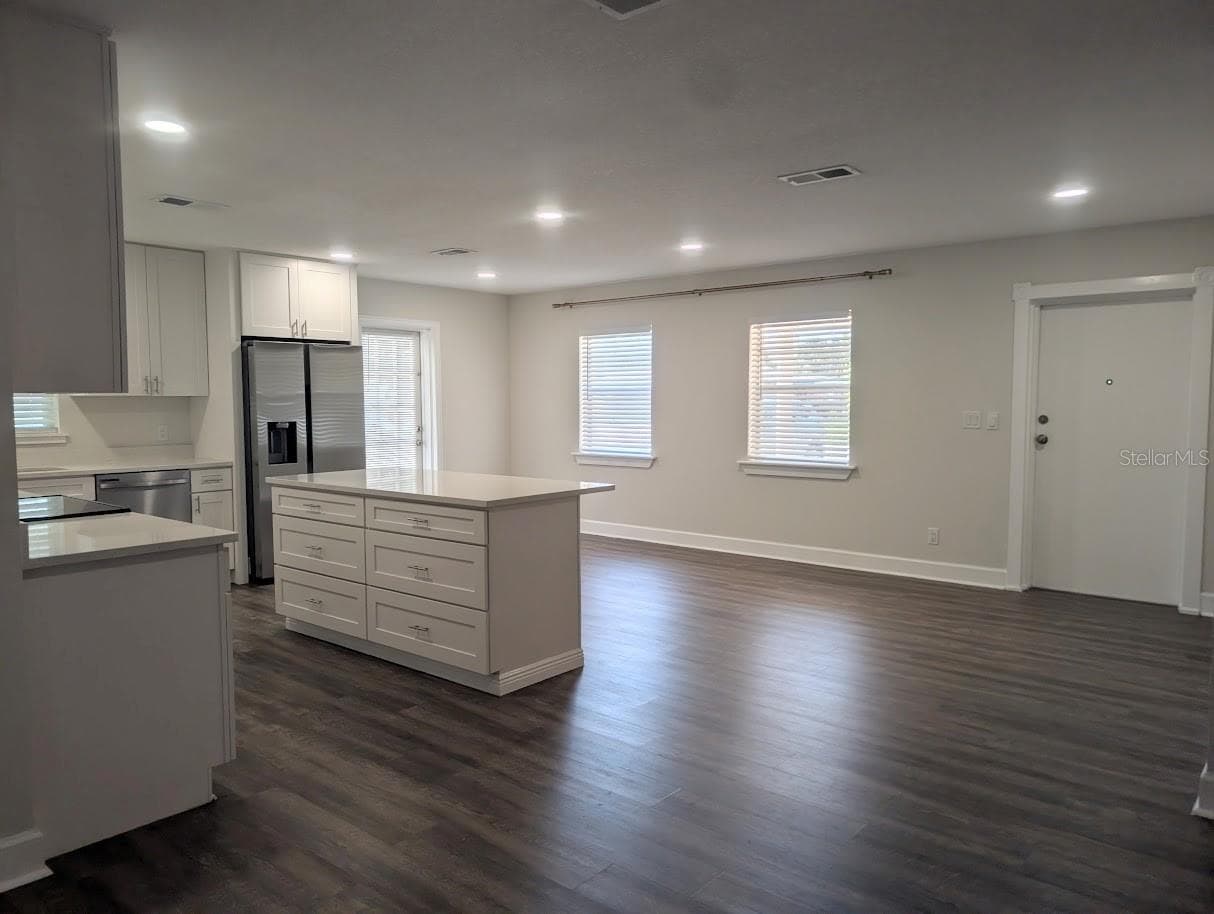 Single Family Residence at 3902 W PAXTON AVE, TAMPA, photo 6 of 34