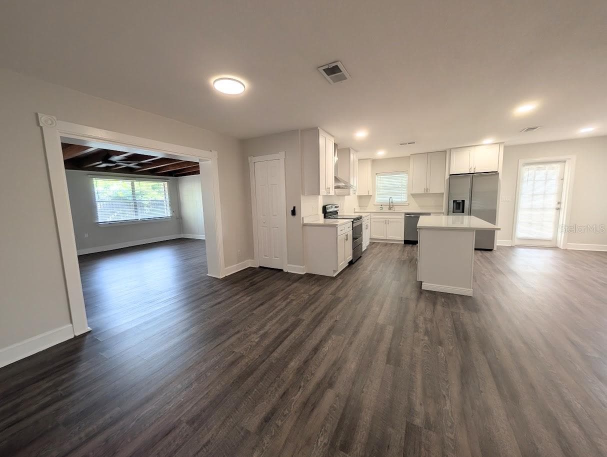 Single Family Residence at 3902 W PAXTON AVE, TAMPA, photo 8 of 34