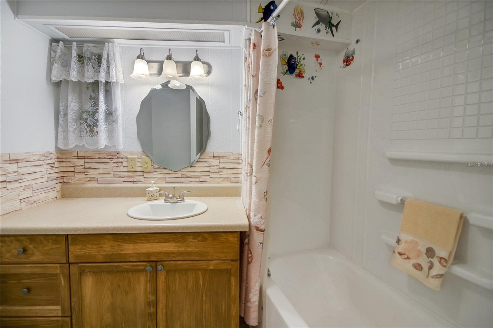 Mobile Home at 410 HAWTHORNE BLVD, LEESBURG, photo 33 of 44