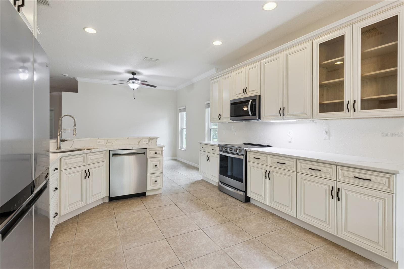 Kitchen - 5018 TEMPIC DR, MOUNT DORA