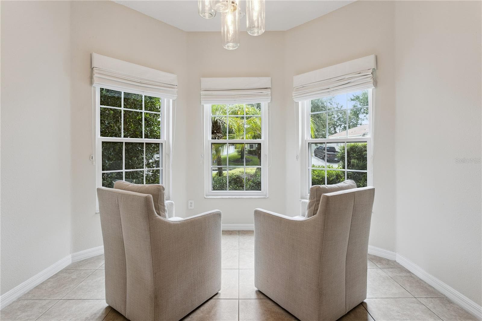 Eat in Space in Kitchen - 5018 TEMPIC DR, MOUNT DORA