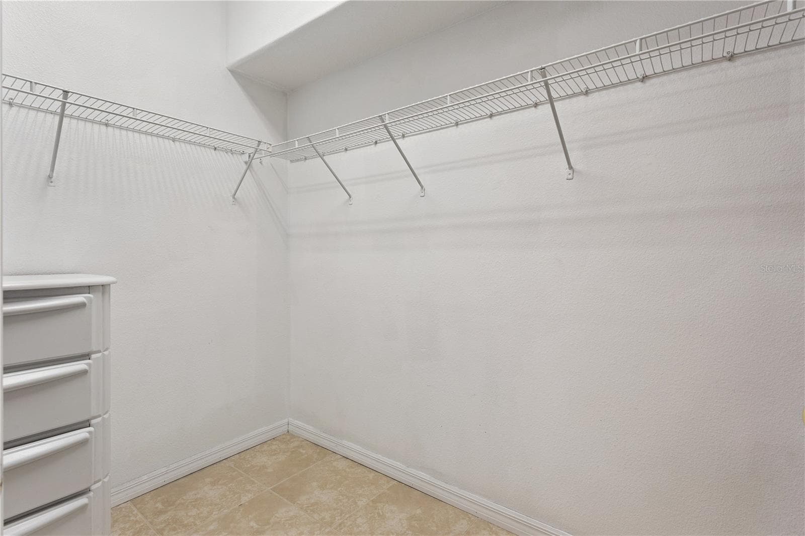 Primary Walk in Closet - 5018 TEMPIC DR, MOUNT DORA