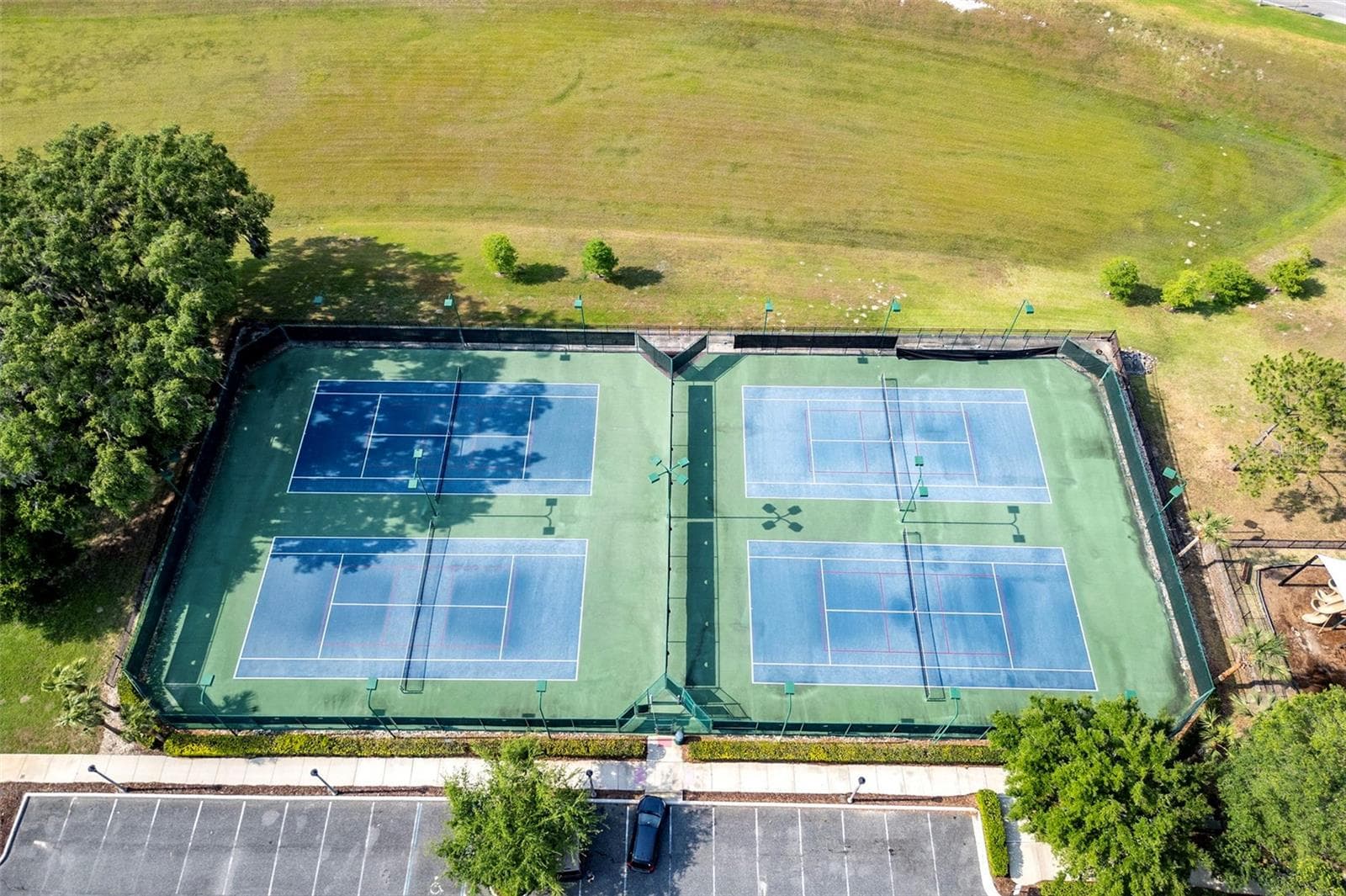 Community Courts - 5018 TEMPIC DR, MOUNT DORA