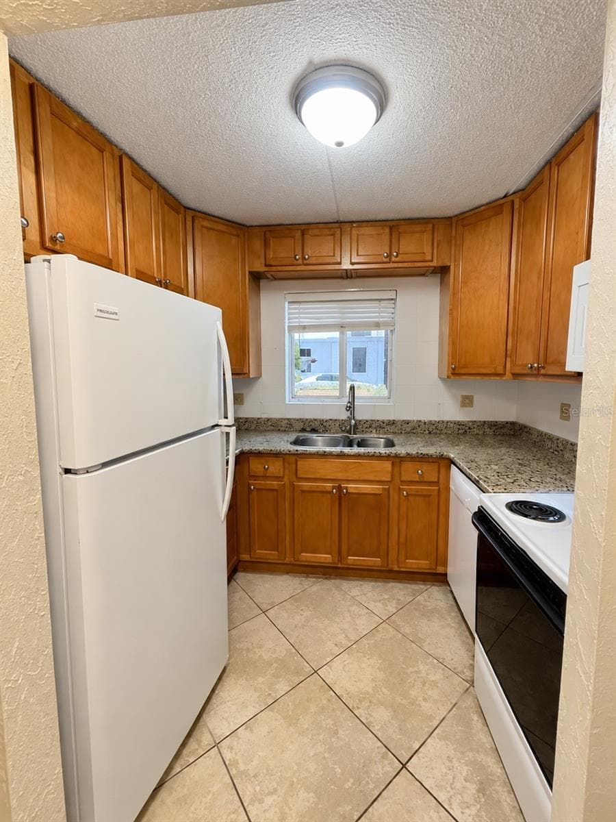Condominium at 102 S PENINSULA DR #100, DAYTONA BEACH, photo 5 of 12