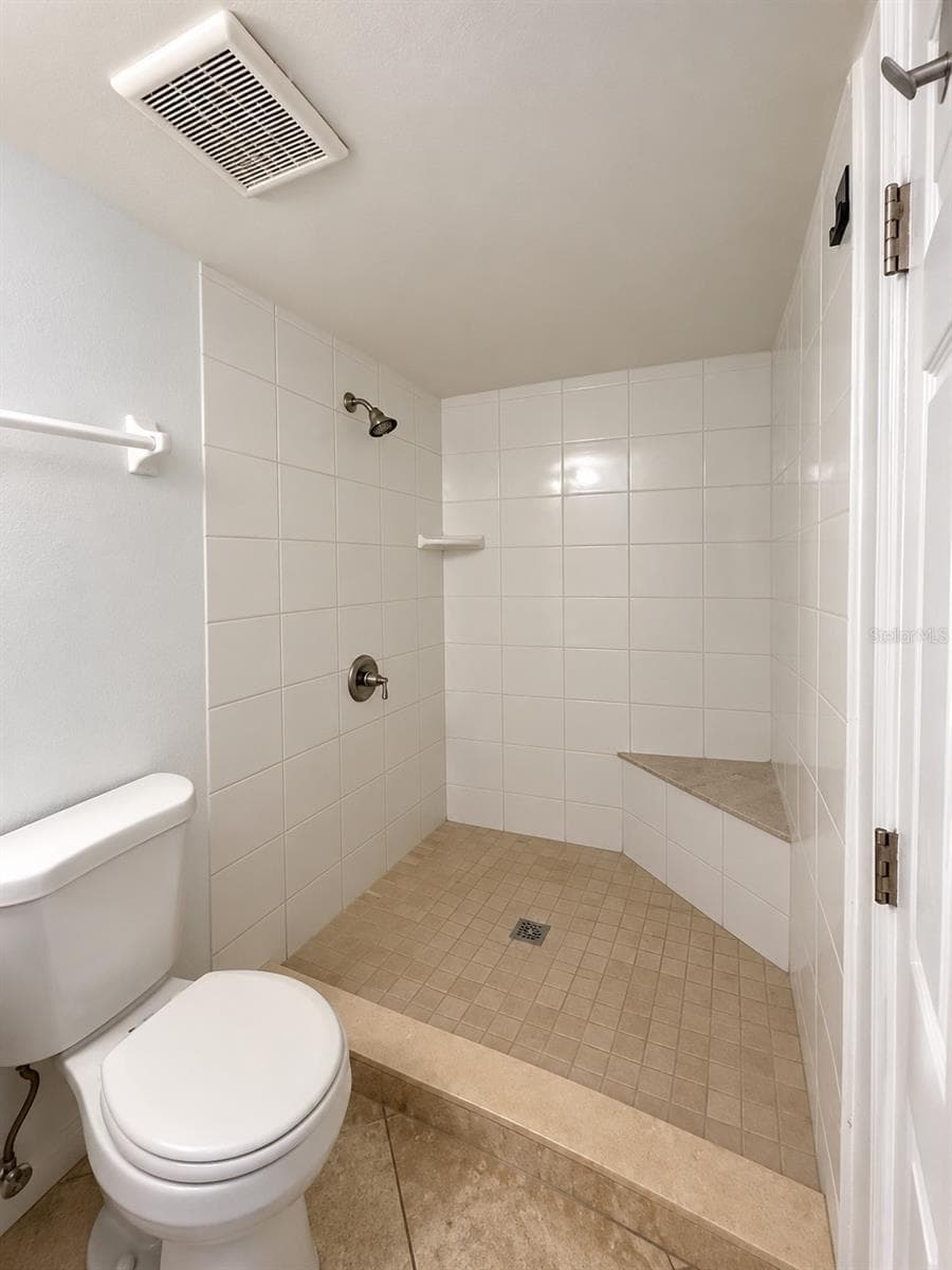 Condominium at 102 S PENINSULA DR #100, DAYTONA BEACH, photo 6 of 12