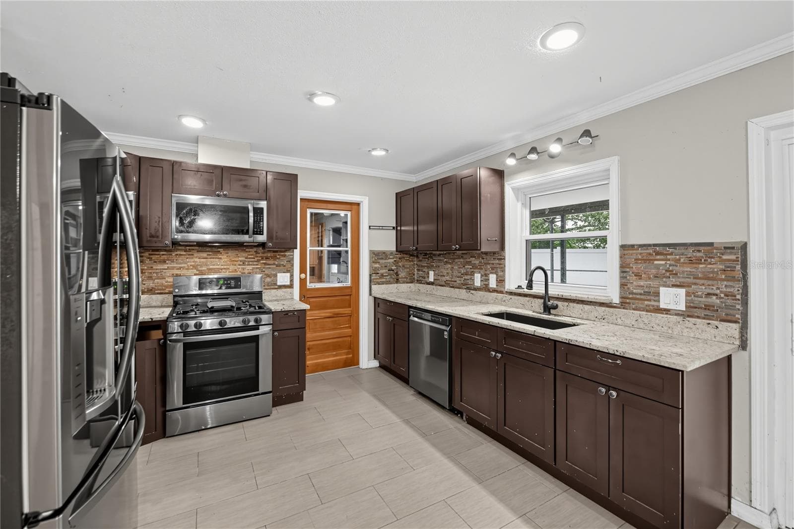Single Family Residence at 2020 LEANNE CT, WINTER PARK, photo 9 of 28