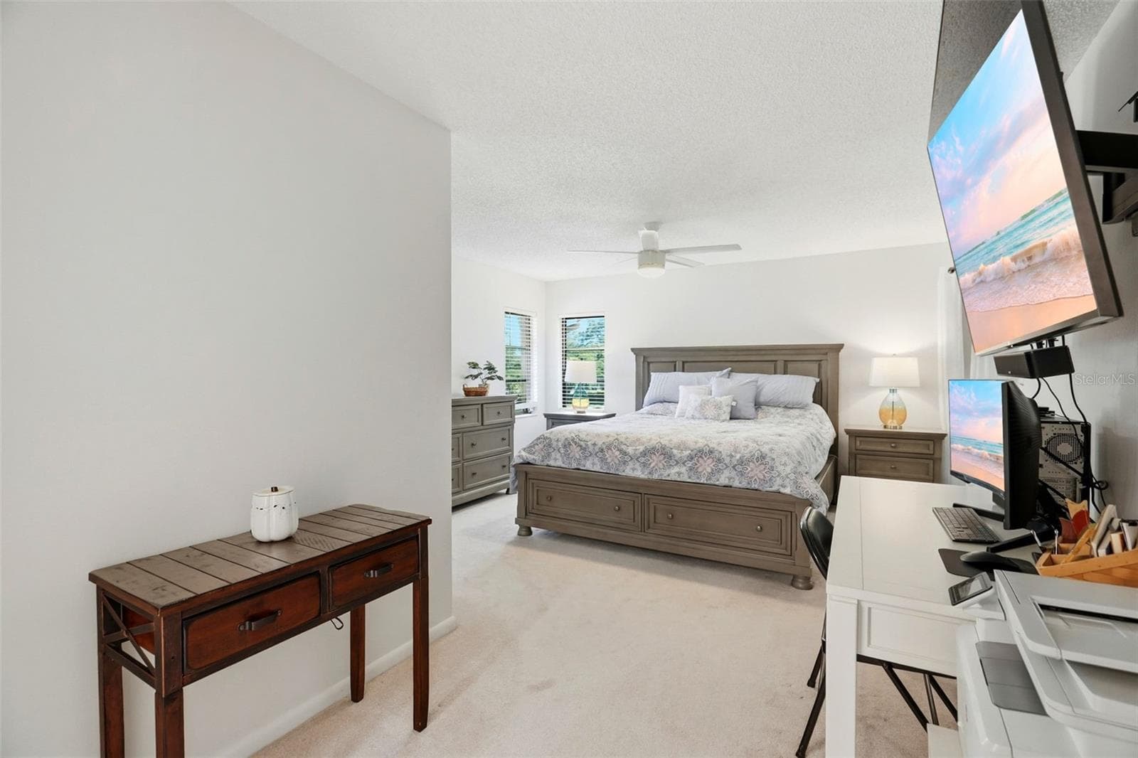 Large Primary Bedroom - 2700 NEBRASKA AVE #2-203, PALM HARBOR