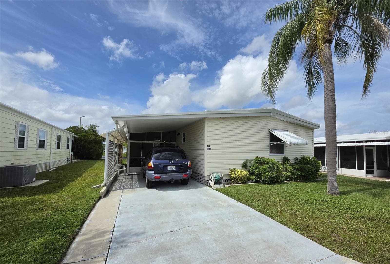 5293 POINCIANA CIR