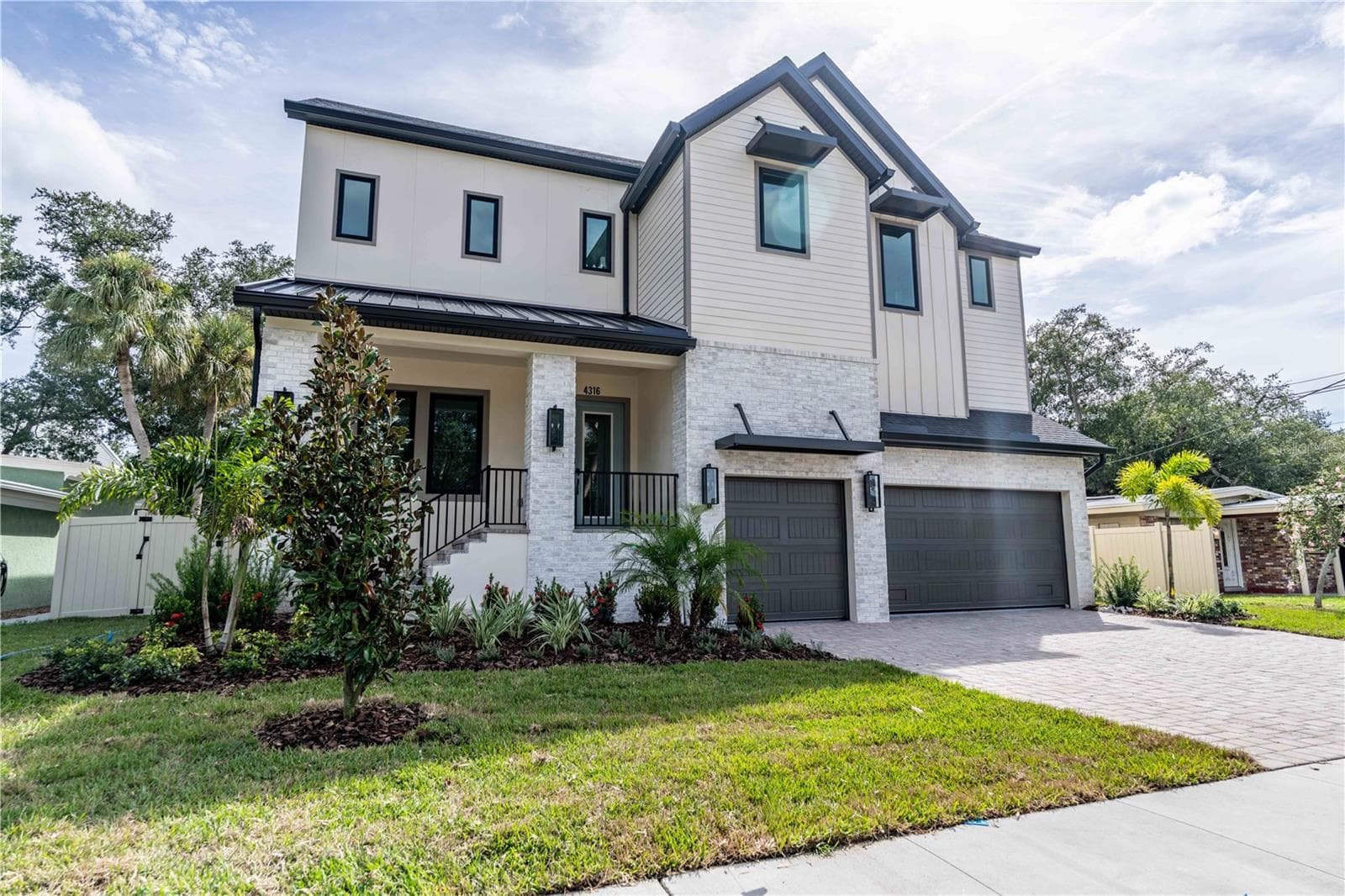 Single Family Residence at 4316 W CORONA ST, TAMPA, photo 4 of 35
