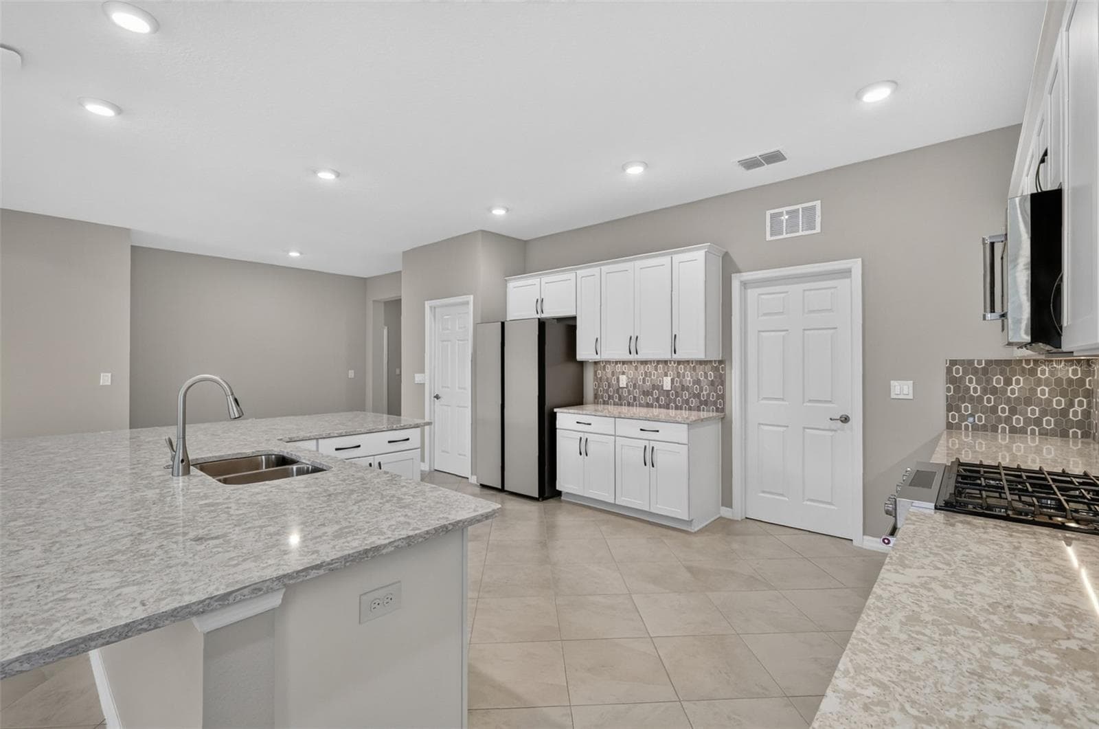 Single Family Residence at 9012 SW 75TH LOOP, OCALA, photo 20 of 42