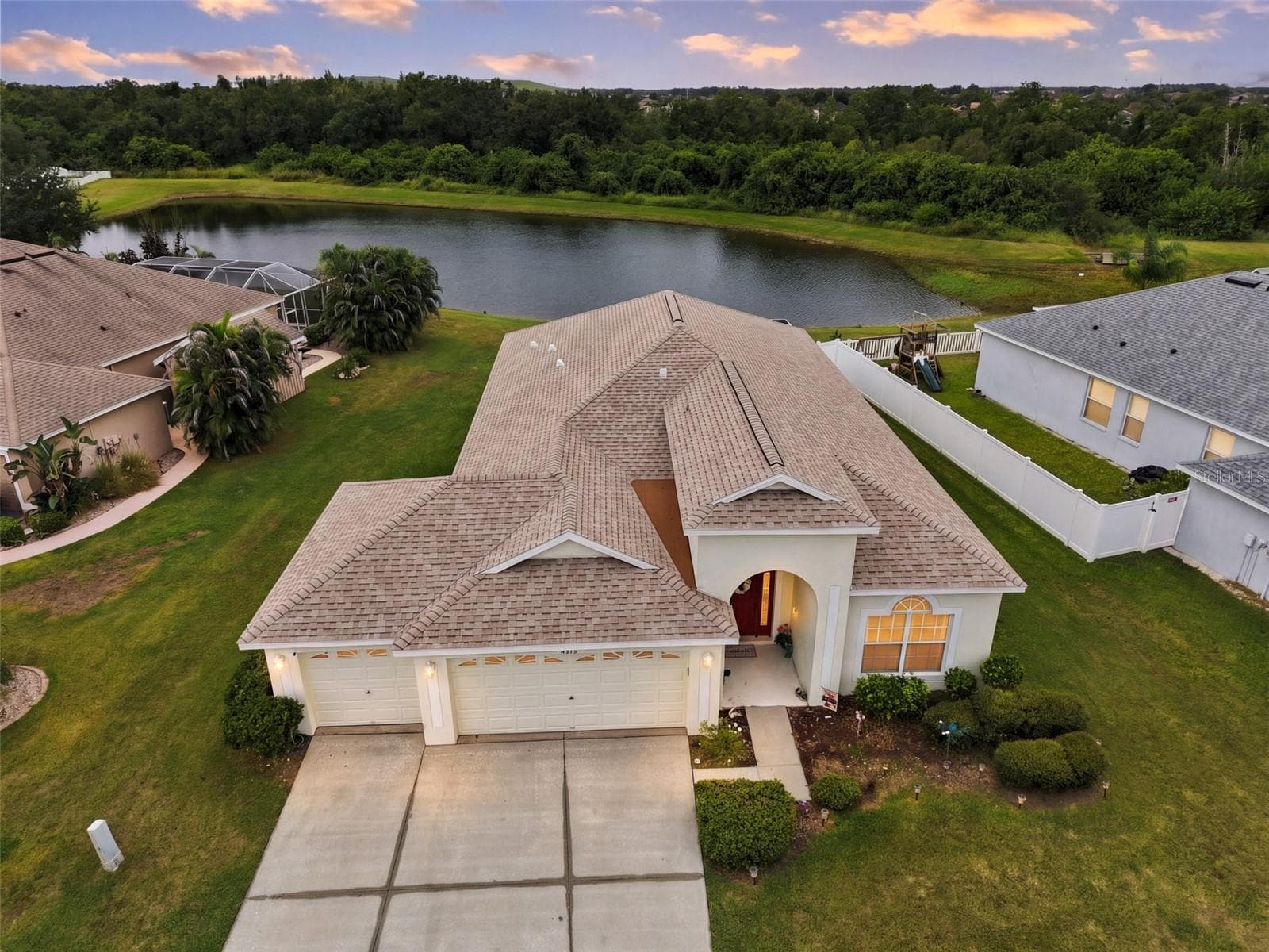 Single Family Residence at 10915 AUSTRALIAN PINE DR, RIVERVIEW, photo 4 of 37