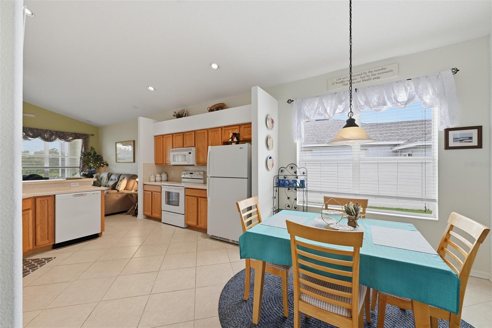 Single Family Residence at 10915 AUSTRALIAN PINE DR, RIVERVIEW, photo 8 of 37