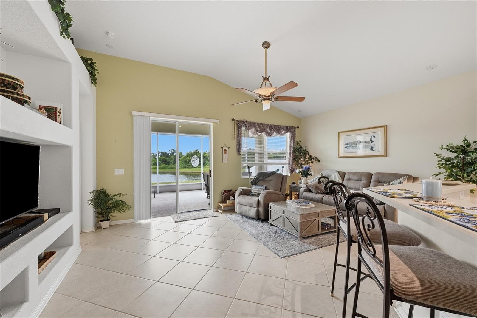 Single Family Residence at 10915 AUSTRALIAN PINE DR, RIVERVIEW, photo 17 of 37