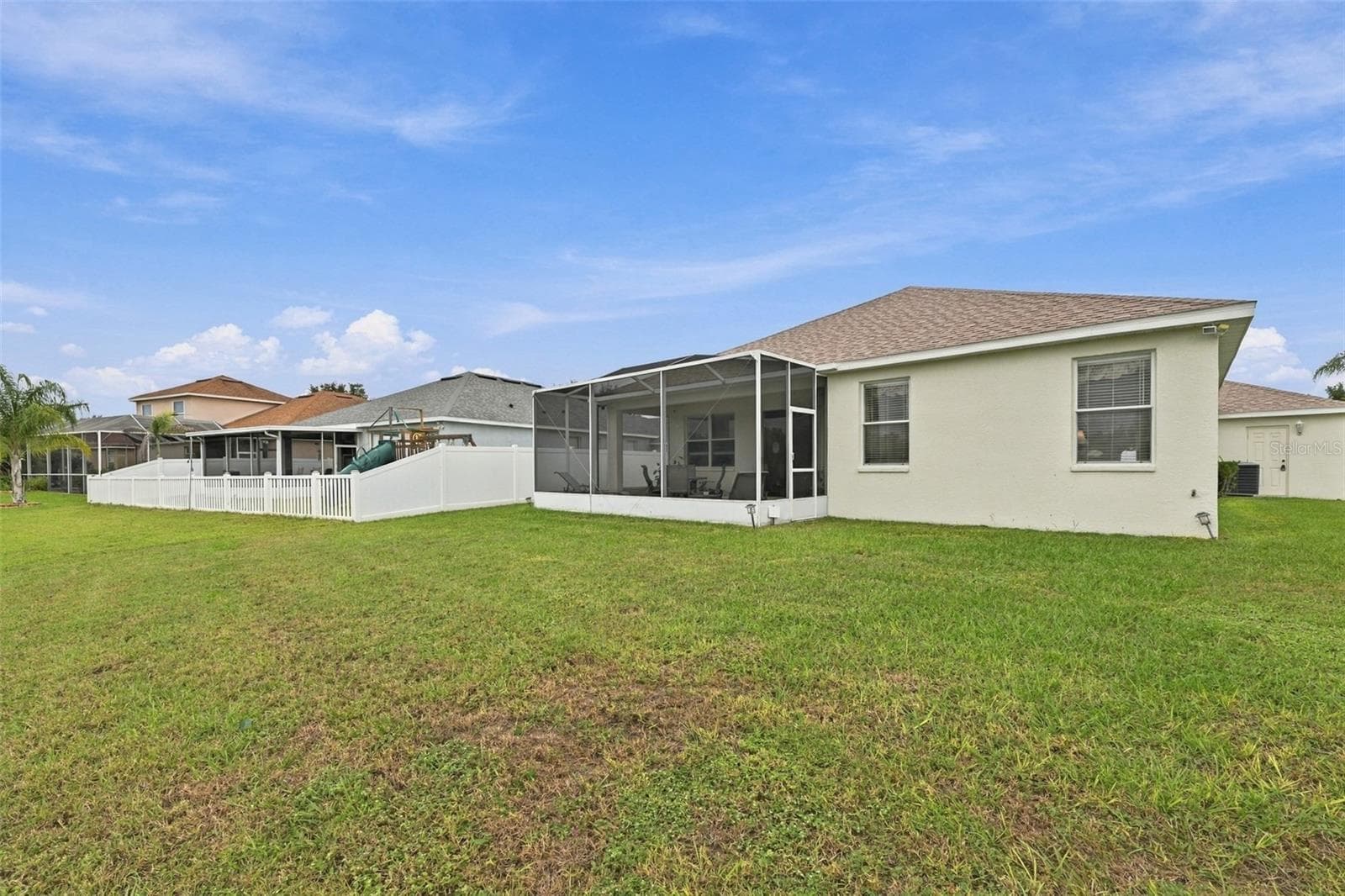 Single Family Residence at 10915 AUSTRALIAN PINE DR, RIVERVIEW, photo 29 of 37