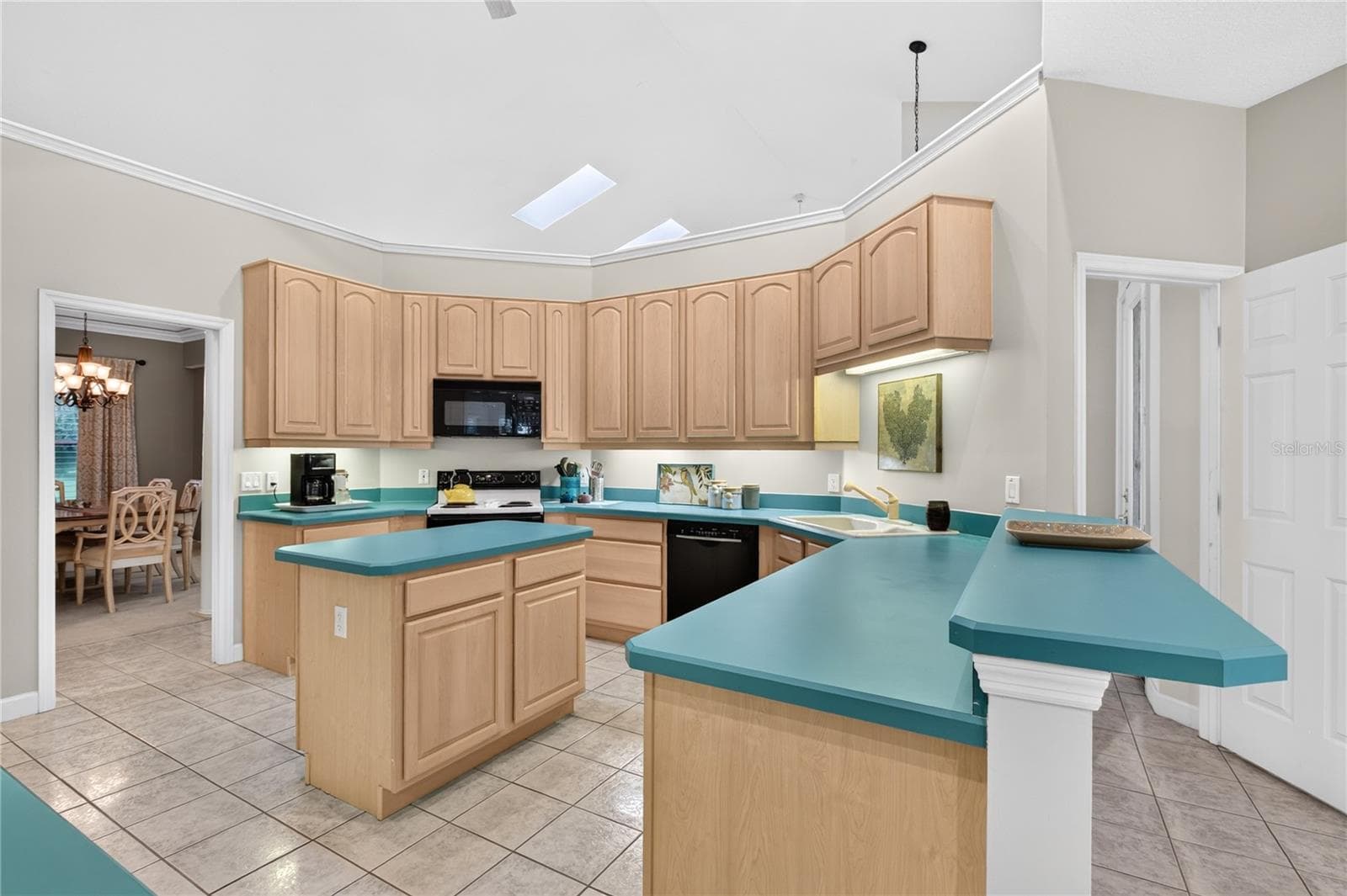 Single Family Residence at 9211 SILVER LAKE DR, LEESBURG, photo 8 of 50